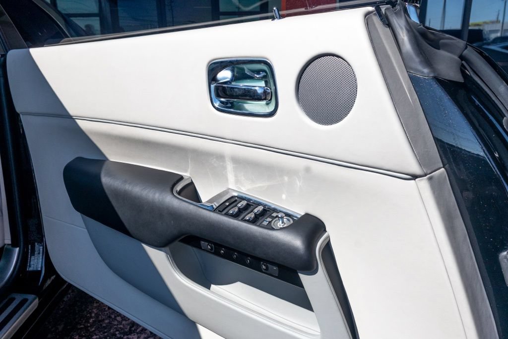 Used 2019 Rolls-Royce Wraith RWD image 16