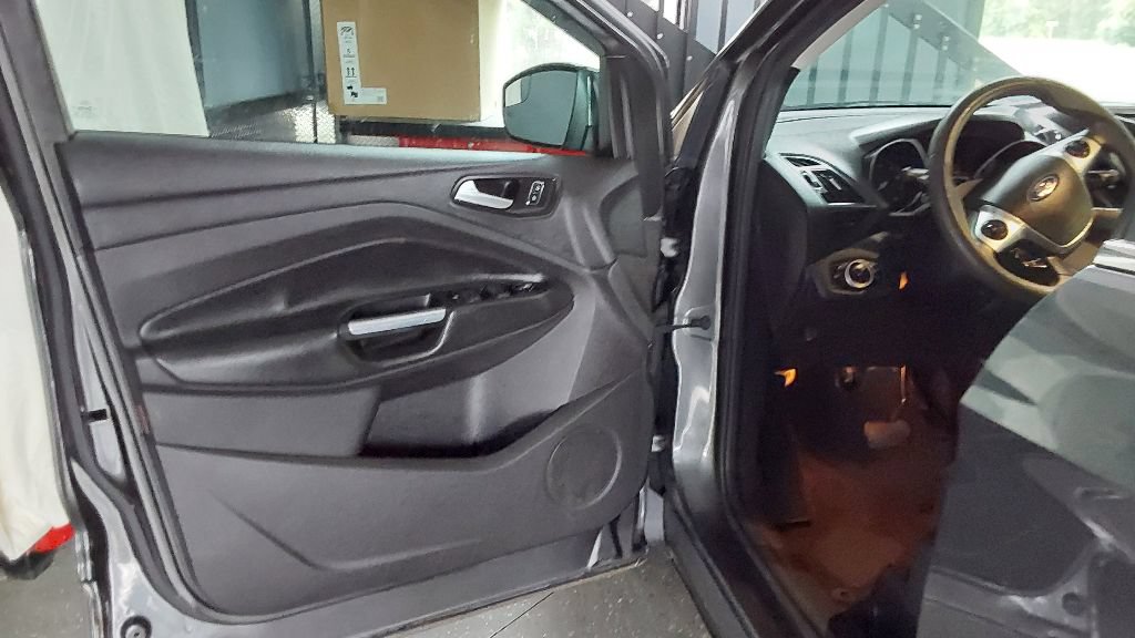 Used 2015 Ford Escape SE w/ SE Chrome Package AWD/4WD image 19