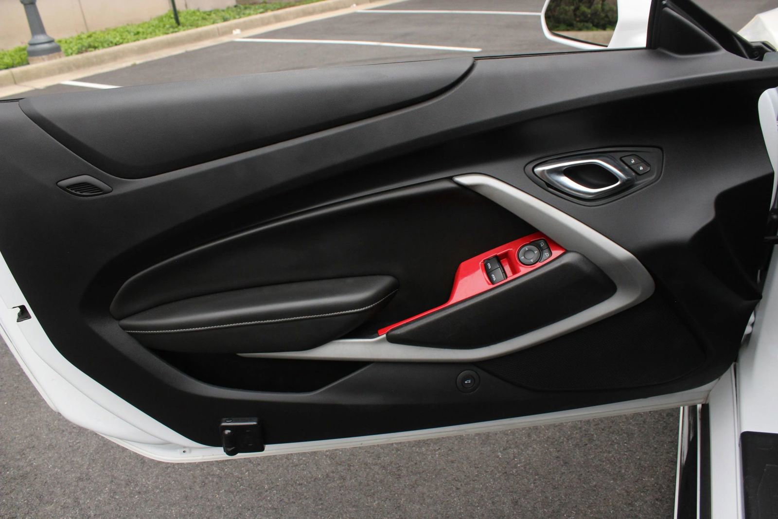 Used 2020 Chevrolet Camaro SS RWD image 17