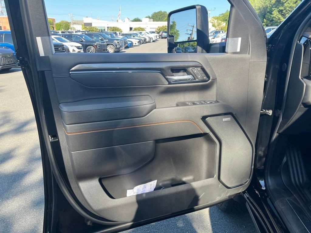 New 2026 GMC Sierra 2500 AT4 w/ AT4 Premium Plus Package AWD/4WD image 12