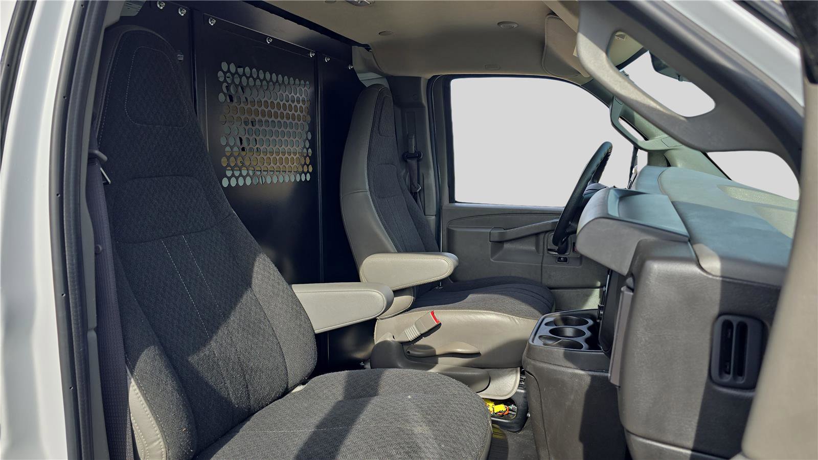 Used 2024 GMC Savana 2500 w/ Driver Convenience Package image 23