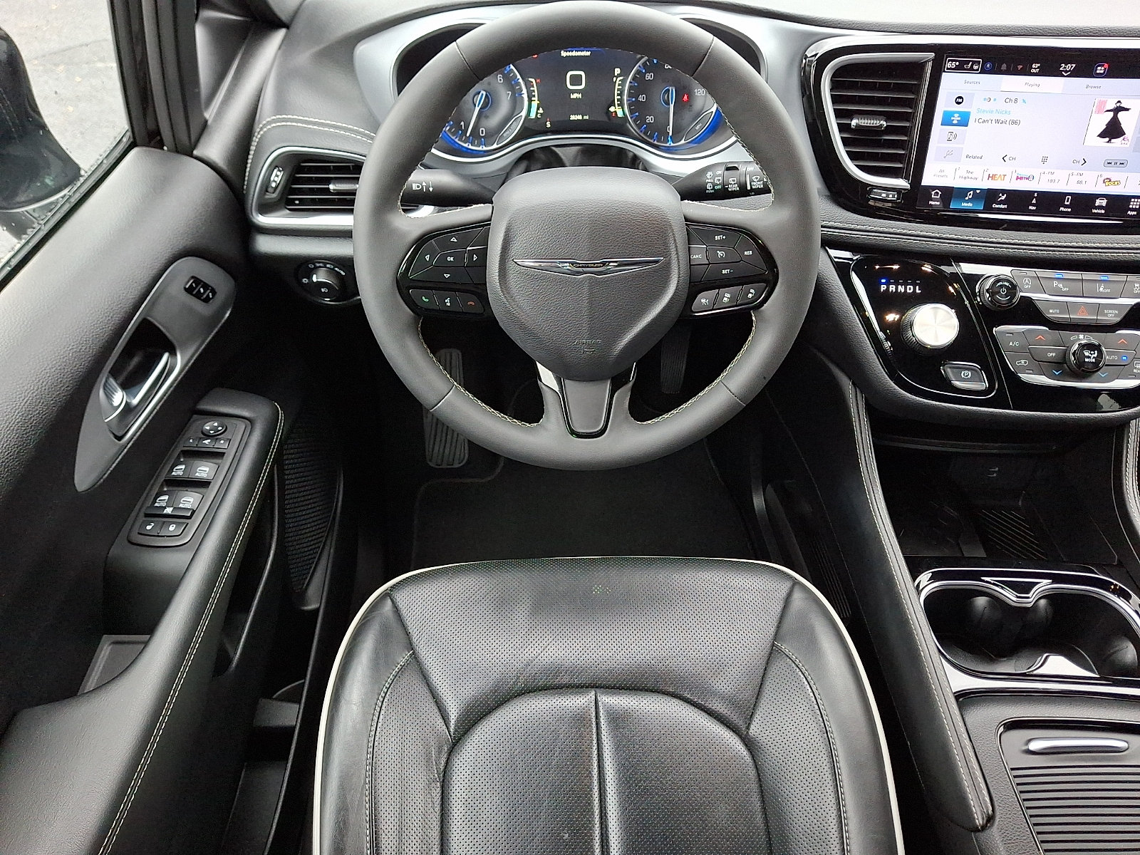 Used 2026 Chrysler Pacifica Limited w/ S Appearance Package FWD image 14