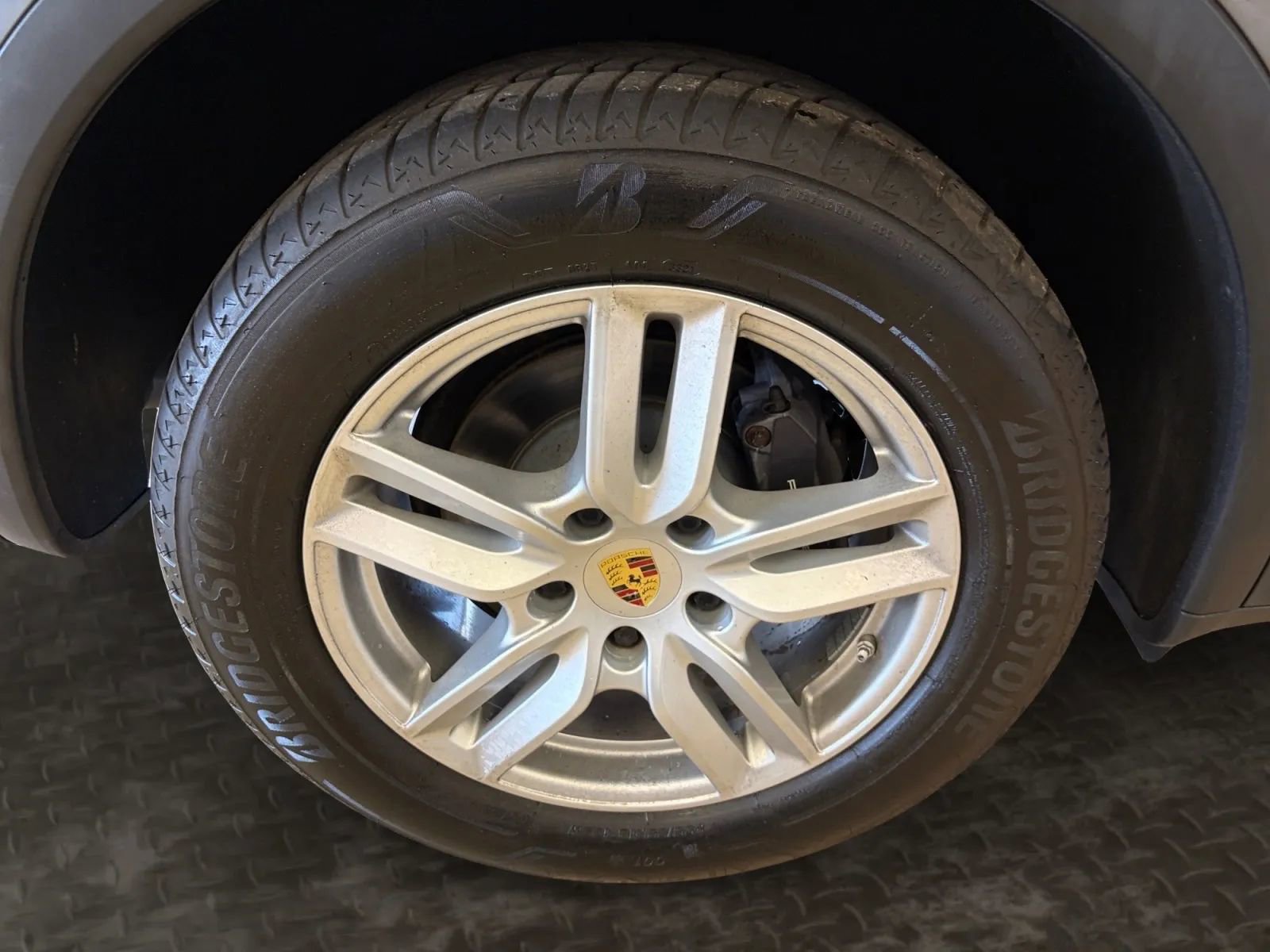 Used 2016 Porsche Cayenne w/ Premium Package Plus image 78