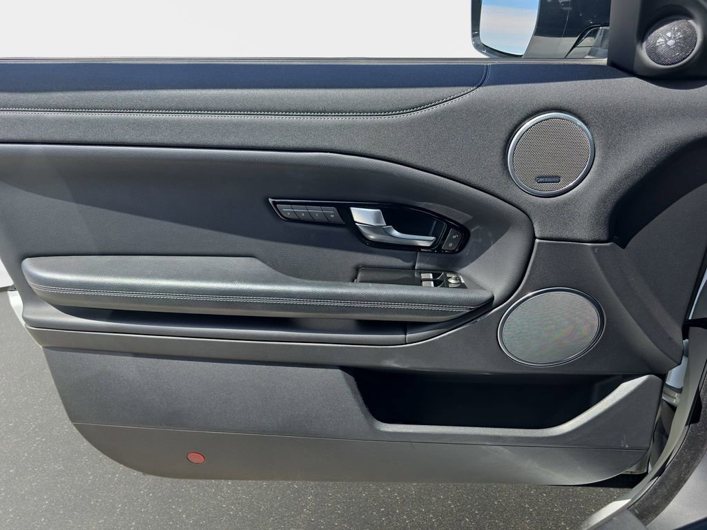 Used 2016 Land Rover Range Rover Evoque SE Premium image 30