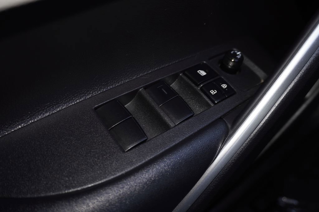 Certified 2024 Toyota Corolla Cross L FWD image 13