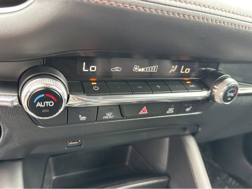 Used 2019 MAZDA MAZDA3 Hatchback w/ Premium Package image 25