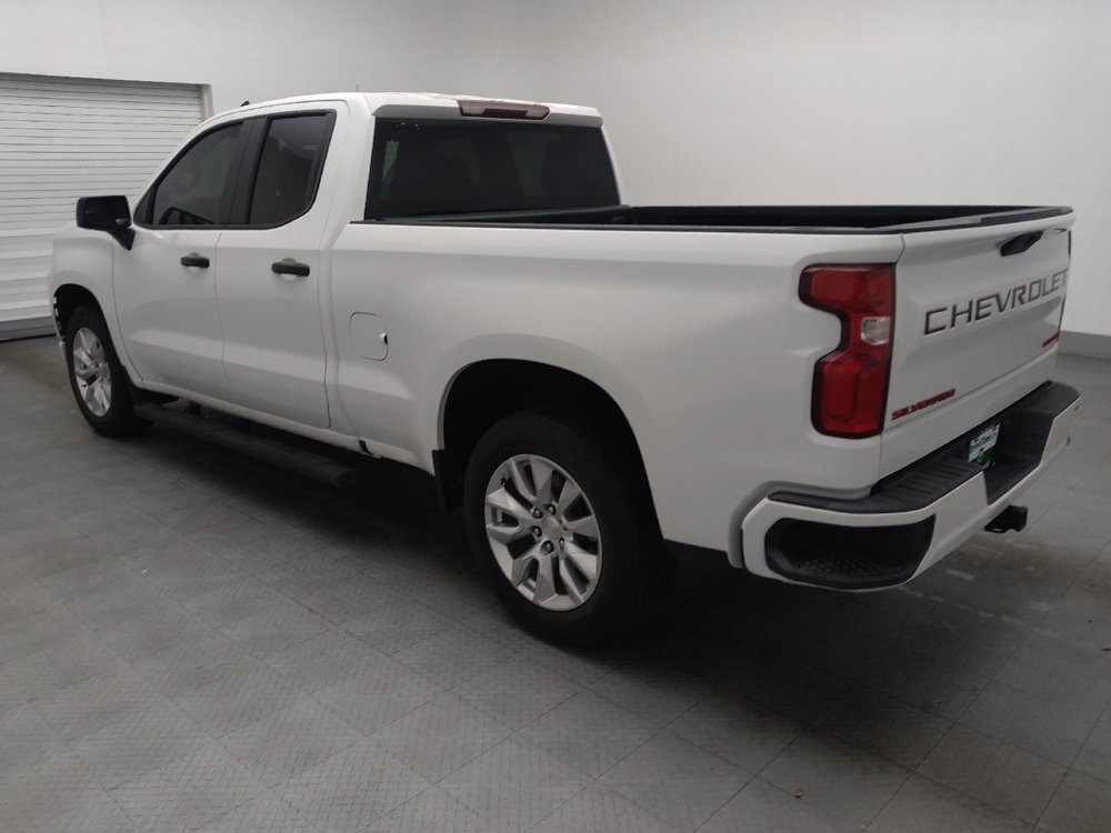 Used 2020 Chevrolet Silverado 1500 Custom w/ Custom Value Package RWD image 3