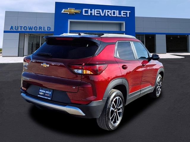 Used 2025 Chevrolet TrailBlazer LT AWD/4WD image 7