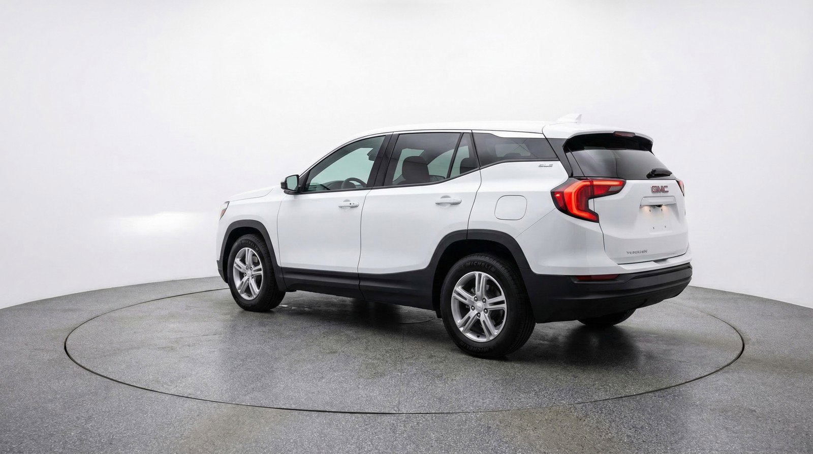 Used 2024 GMC Terrain SLE image 6