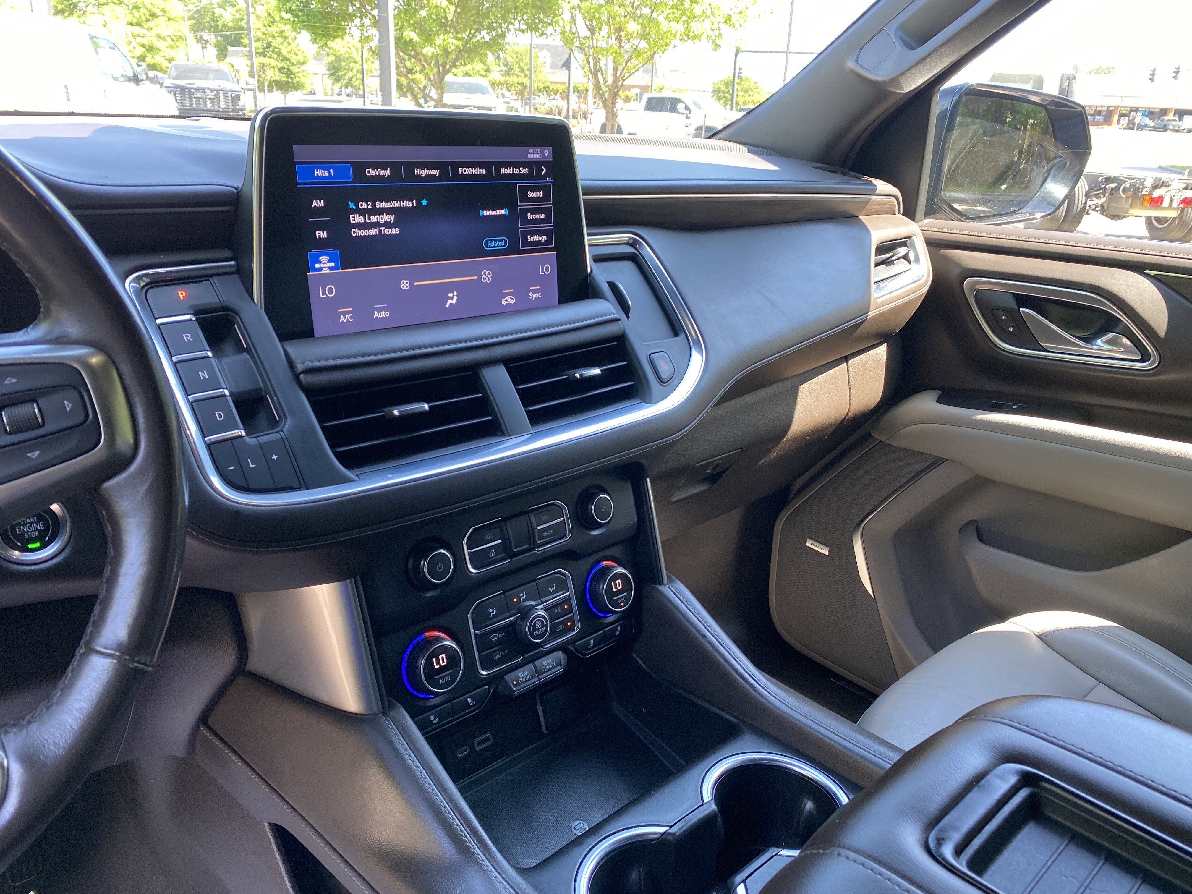 Used 2021 Chevrolet Suburban Z71 w/ Z71 Off-Road Package AWD/4WD image 24