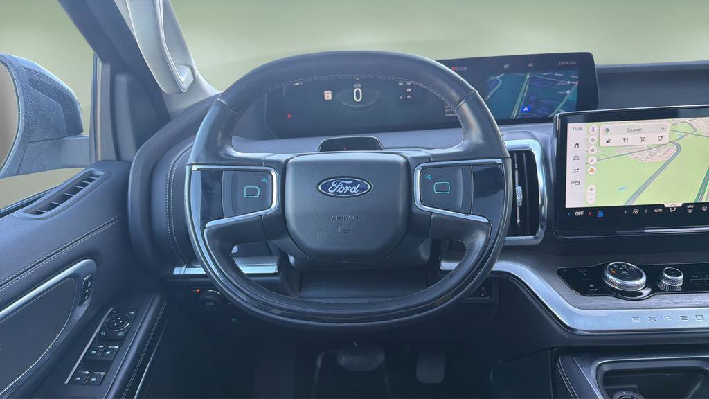 Used 2025 Ford Expedition Platinum AWD/4WD image 9