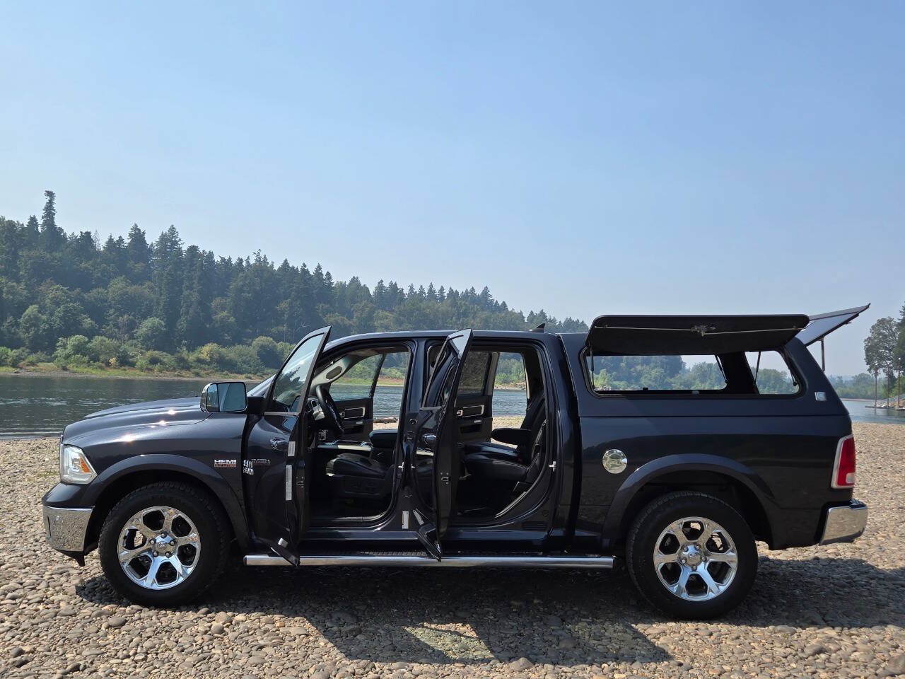 Used 2015 RAM 1500 Laramie w/ Convenience Group AWD/4WD image 10
