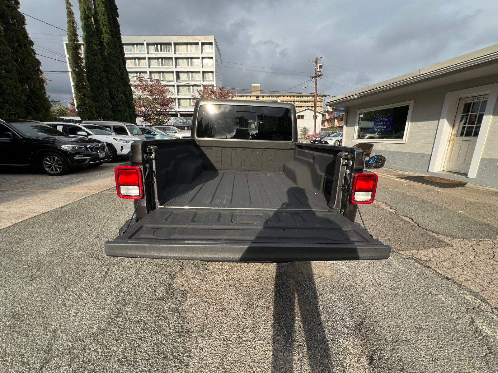 Used 2025 Jeep Gladiator Sport image 27