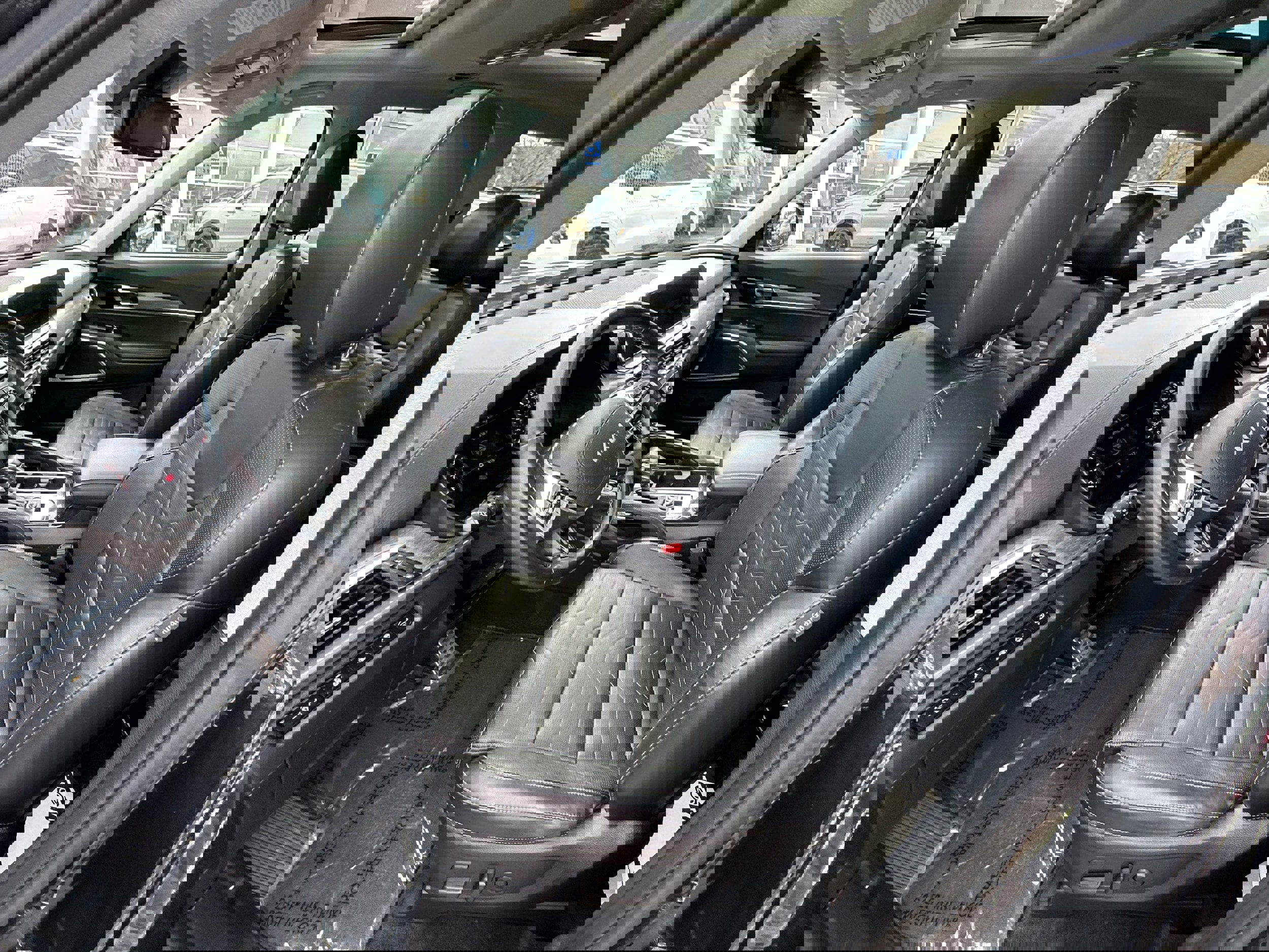 Used 2022 Kia Telluride SX w/ SX Prestige Package image 39