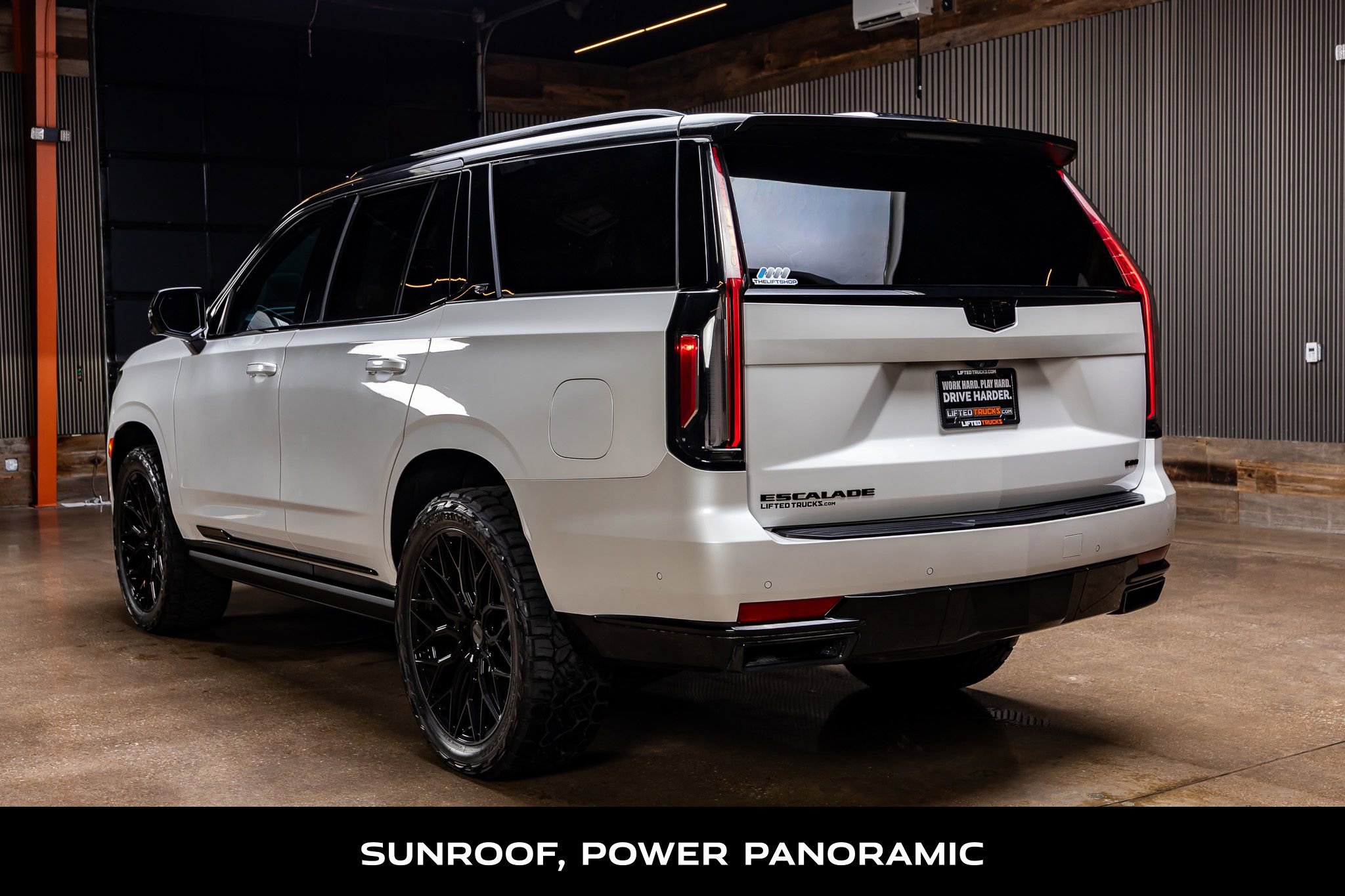 Used 2024 Cadillac Escalade Sport Platinum w/ LPO, ONYX Package AWD/4WD image 7