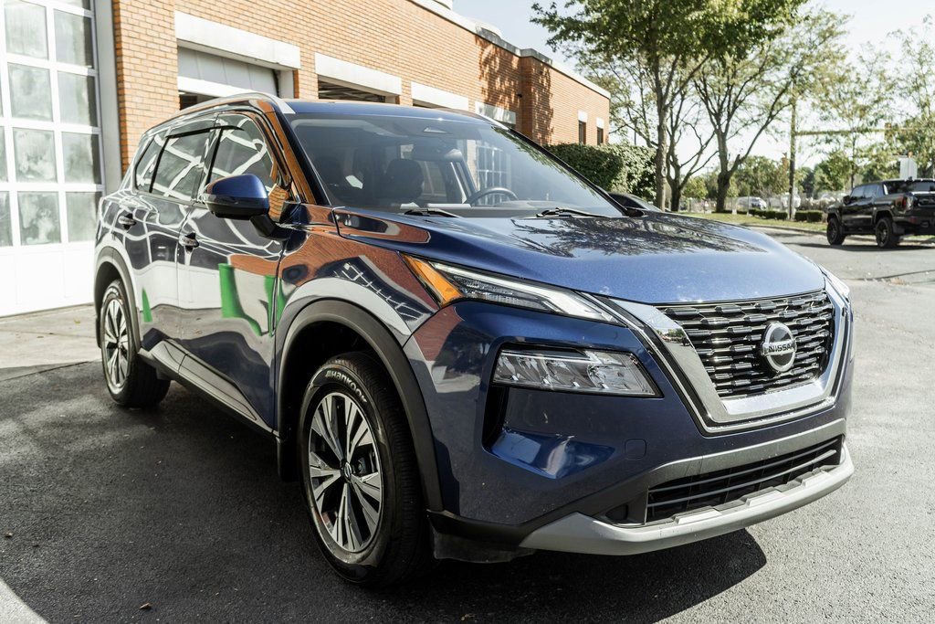 Used 2021 Nissan Rogue SV image 5