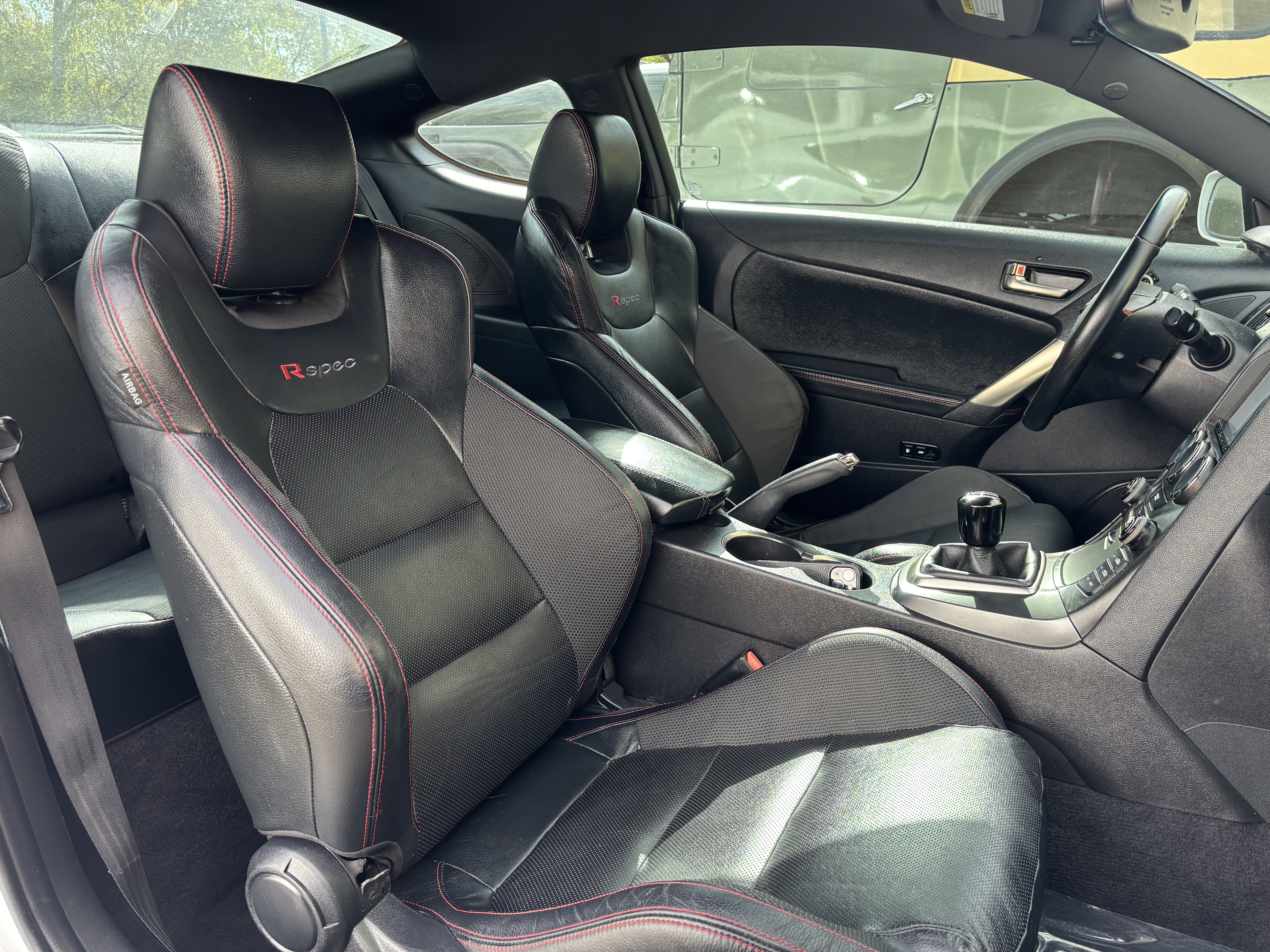 Used 2016 Hyundai Genesis Coupe 3.8 image 17