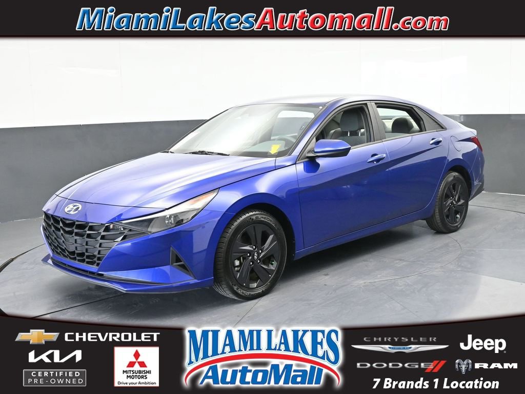 Used 2023 Hyundai Elantra SEL image 1
