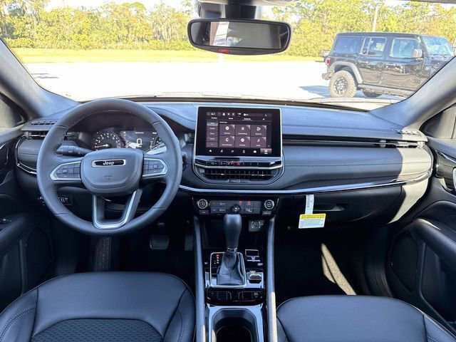 New 2026 Jeep Compass Latitude image 12