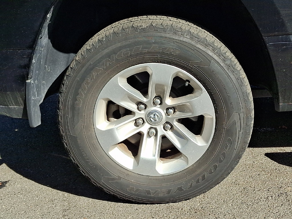 Used 2024 RAM 1500 Laramie AWD/4WD image 34