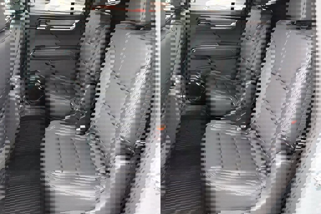 New 2025 GMC Acadia Elevation w/ Elevation Premium Package image 18