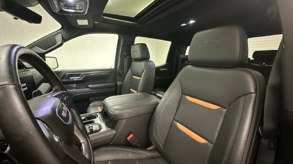 Used 2025 GMC Sierra 1500 AT4 w/ AT4 Premium Package AWD/4WD image 9