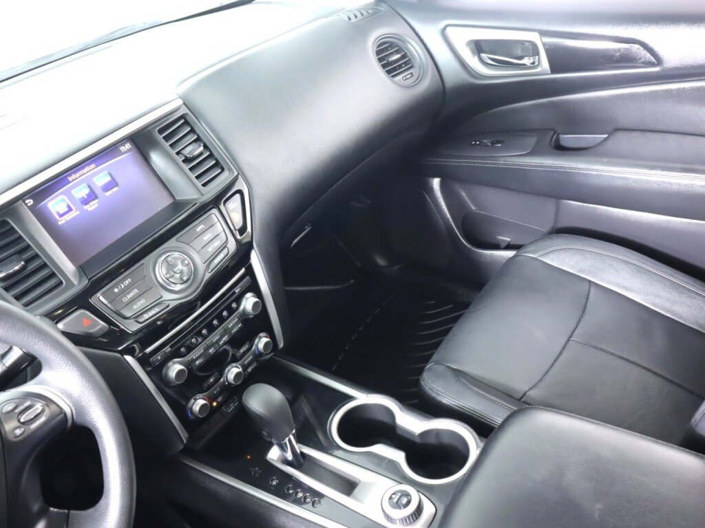 Used 2018 Nissan Pathfinder S image 33