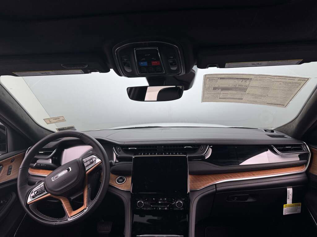 New 2025 Jeep Grand Cherokee L Summit image 23