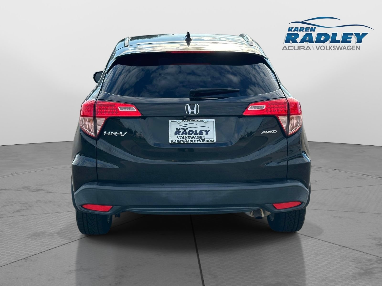 Used 2017 Honda HR-V EX-L image 3