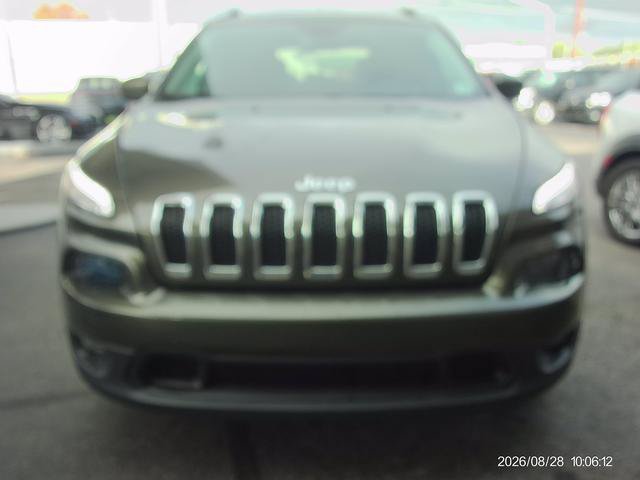 Used 2015 Jeep Cherokee Latitude AWD/4WD image 2