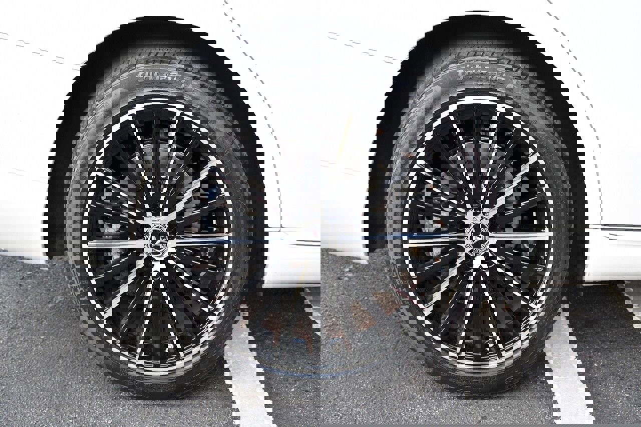 Used 2021 Mercedes-Benz C 300 4MATIC Sedan w/ Premium Package image 14