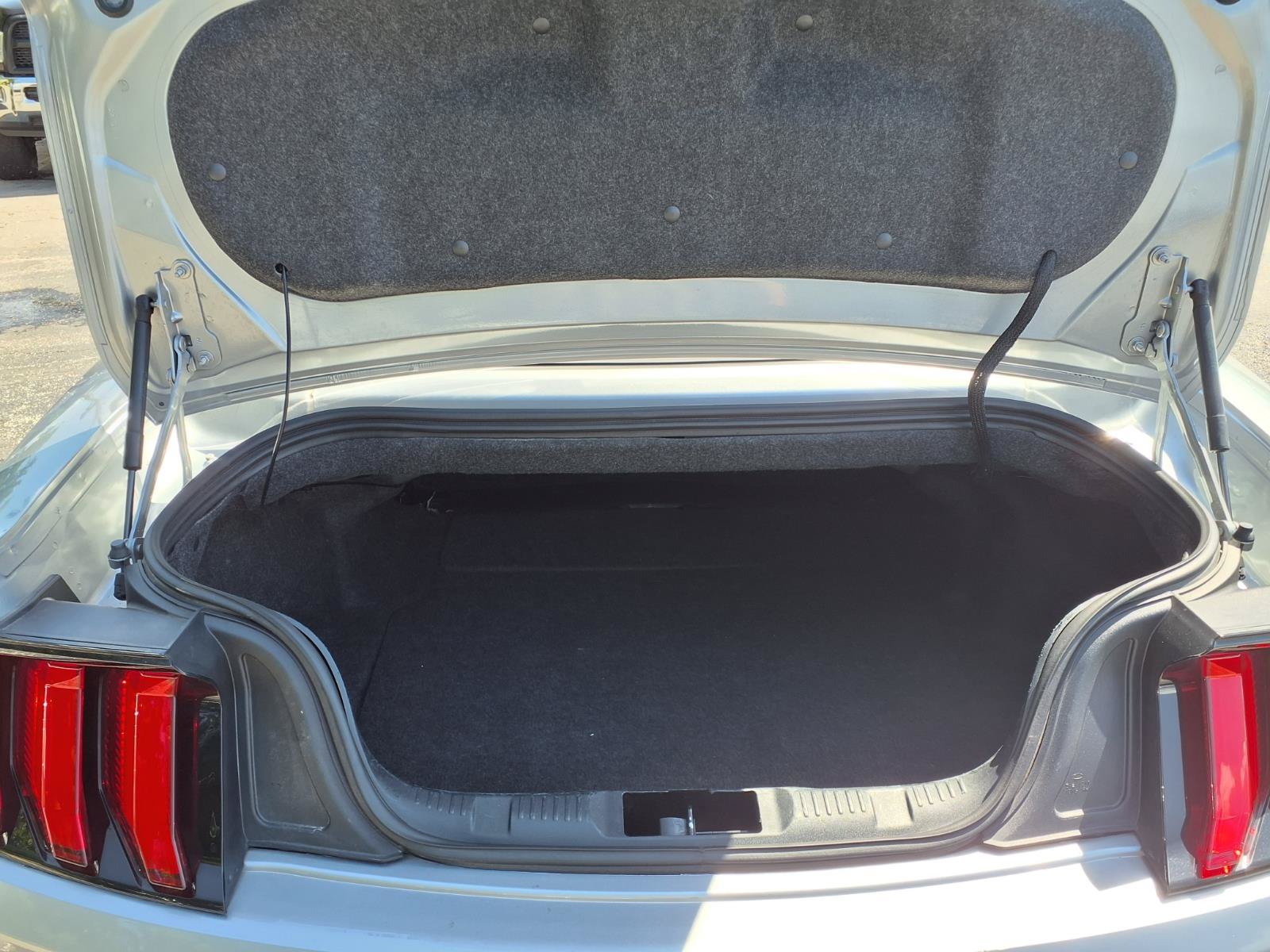 Used 2023 Ford Mustang Premium RWD image 27