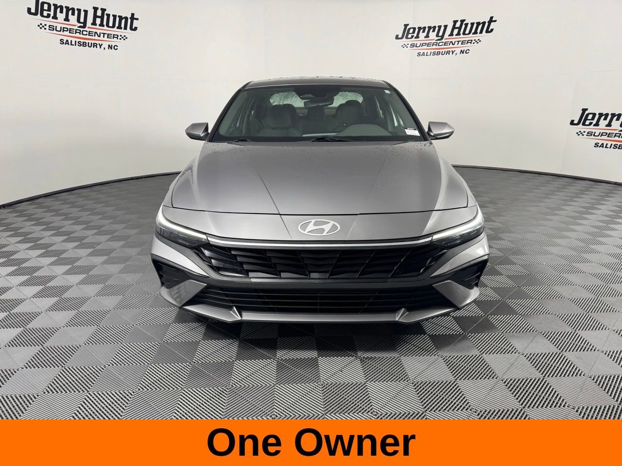 Used 2025 Hyundai Elantra SE image 4