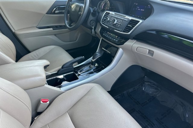Used 2017 Honda Accord LX image 17