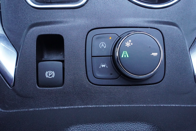 Used 2023 Chevrolet Traverse Premier w/ Redline Edition FWD image 18