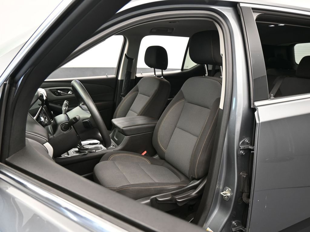 Used 2020 Chevrolet Traverse LS image 10