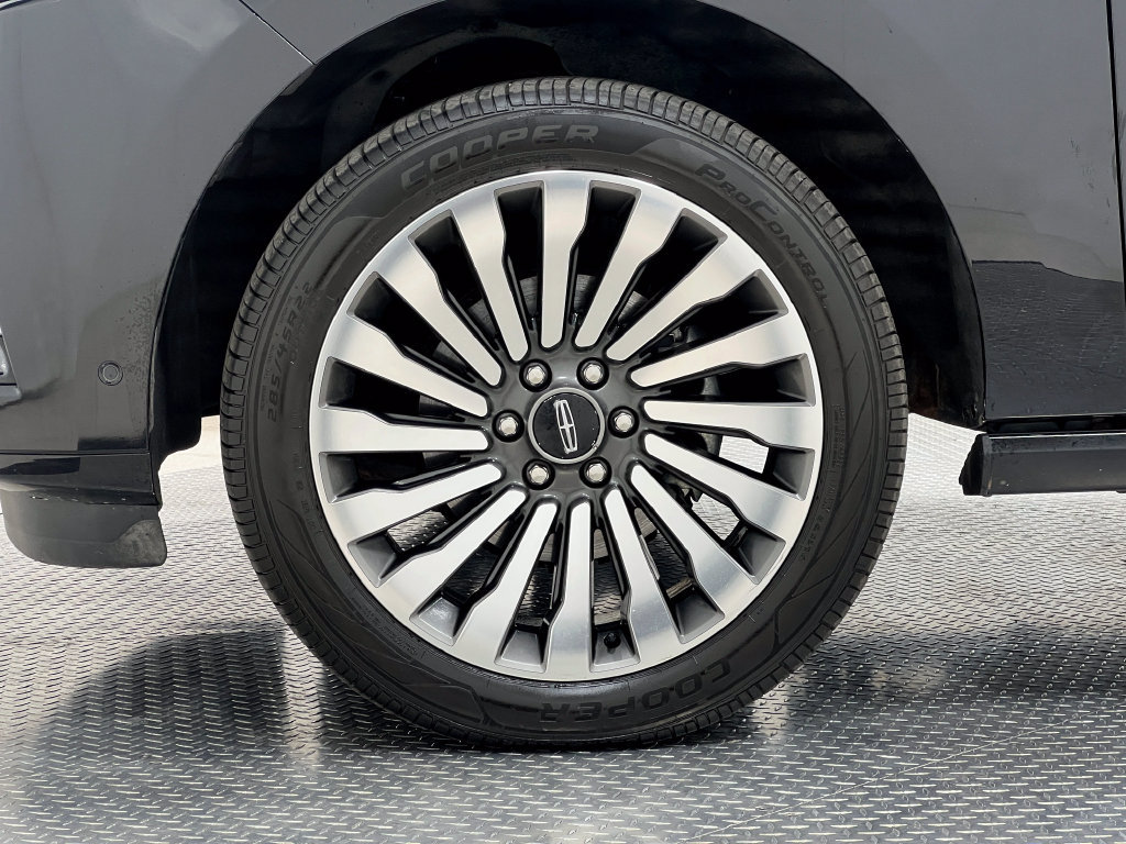 Used 2019 Lincoln Navigator Reserve AWD/4WD image 41