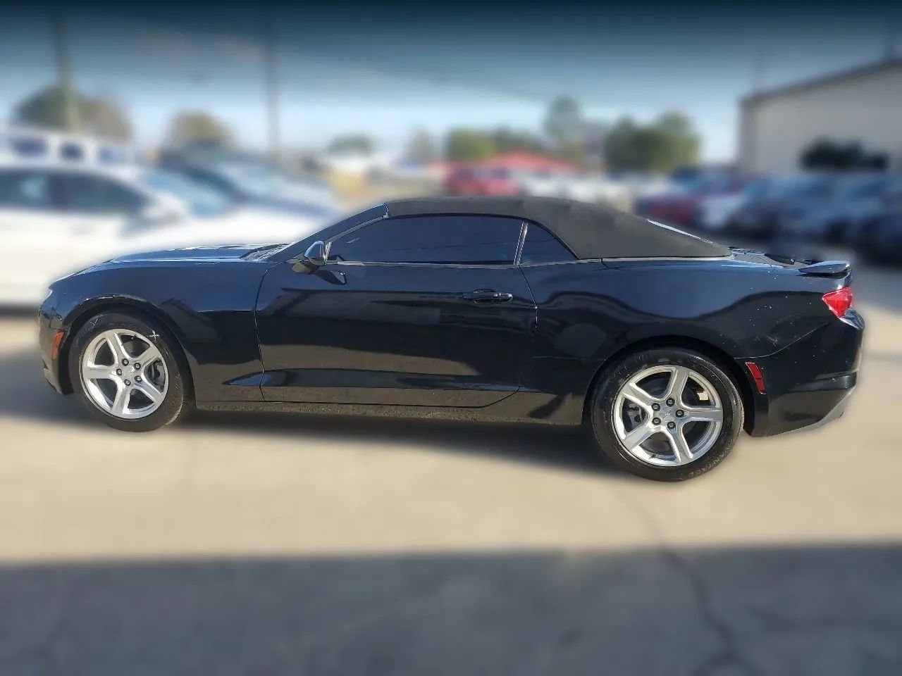 Used 2019 Chevrolet Camaro LT RWD image 4
