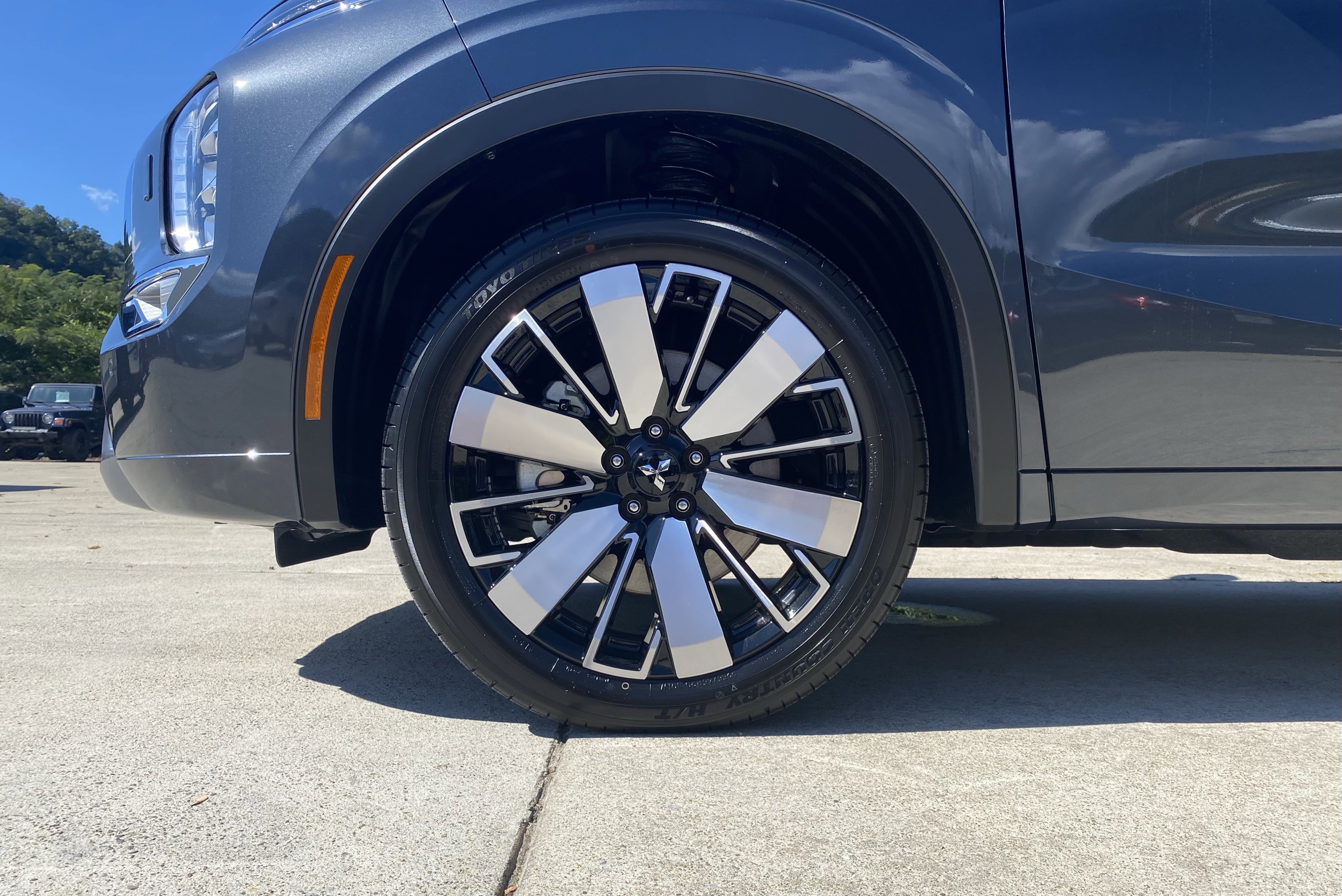 New 2025 Mitsubishi Outlander SEL image 39