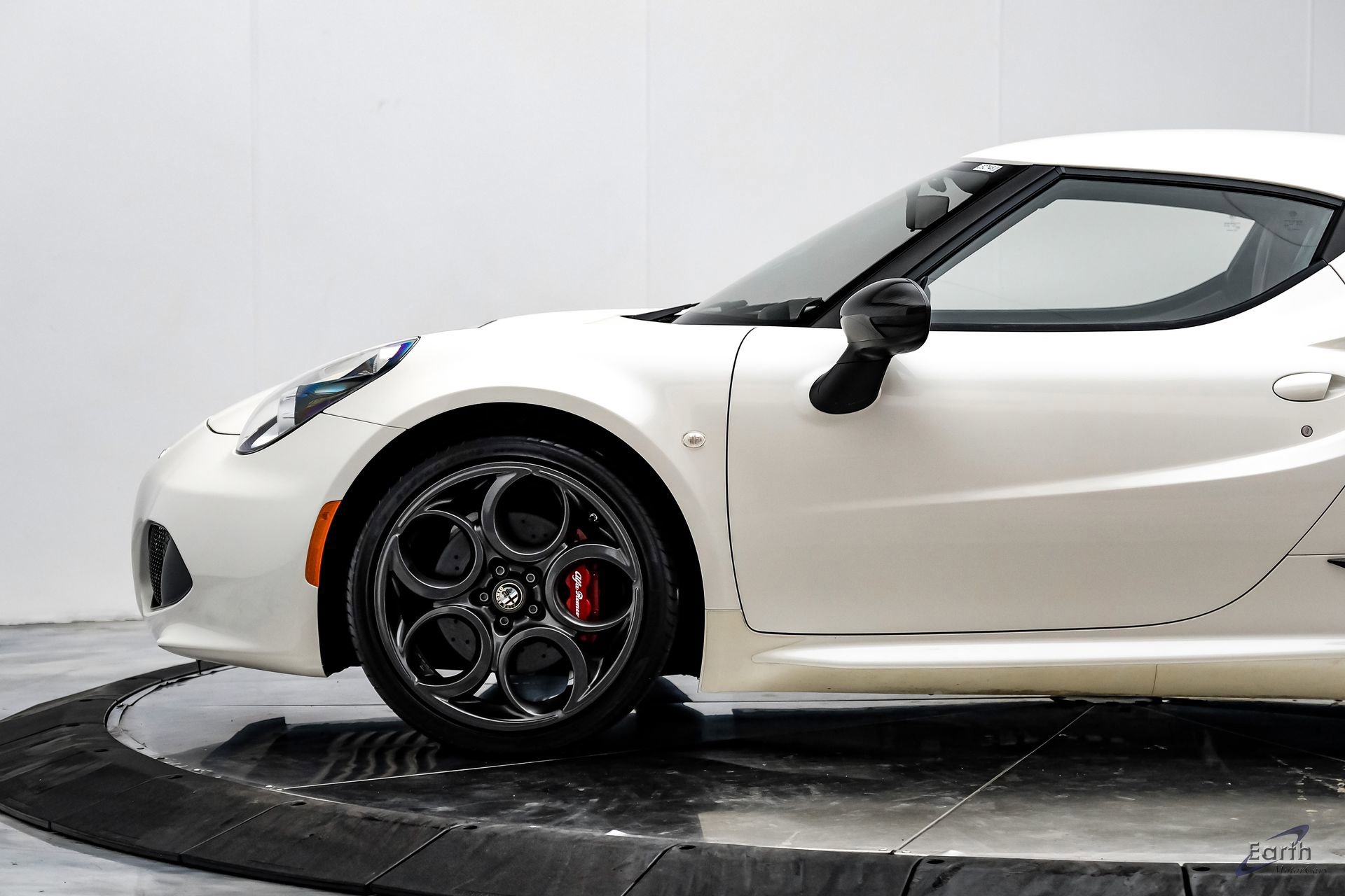 Used 2015 Alfa Romeo 4C Coupe w/ Leather Interior Group RWD image 8