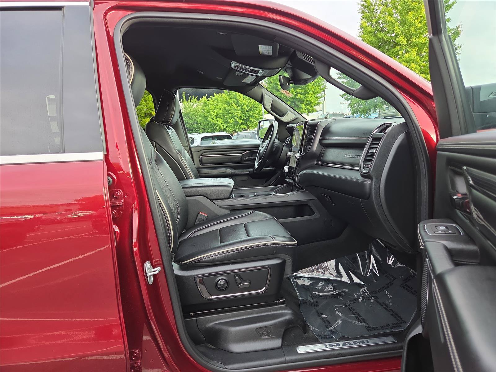 Used 2023 RAM 1500 Limited w/ Body Color Bumper Group AWD/4WD image 24