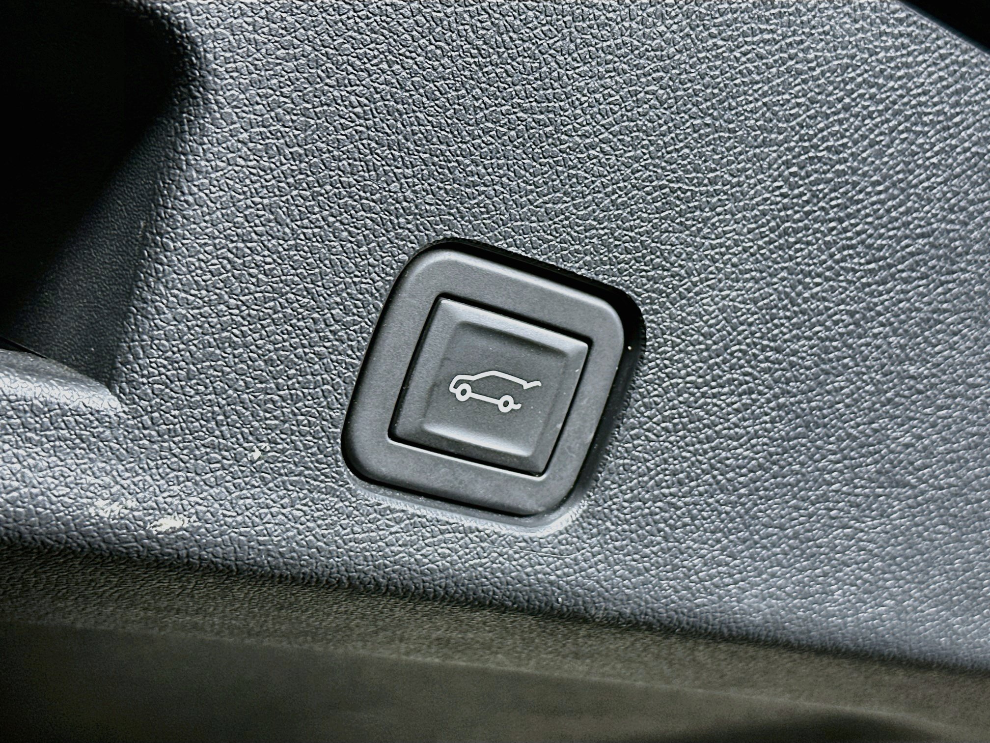 Used 2025 Chevrolet Traverse LT FWD image 30