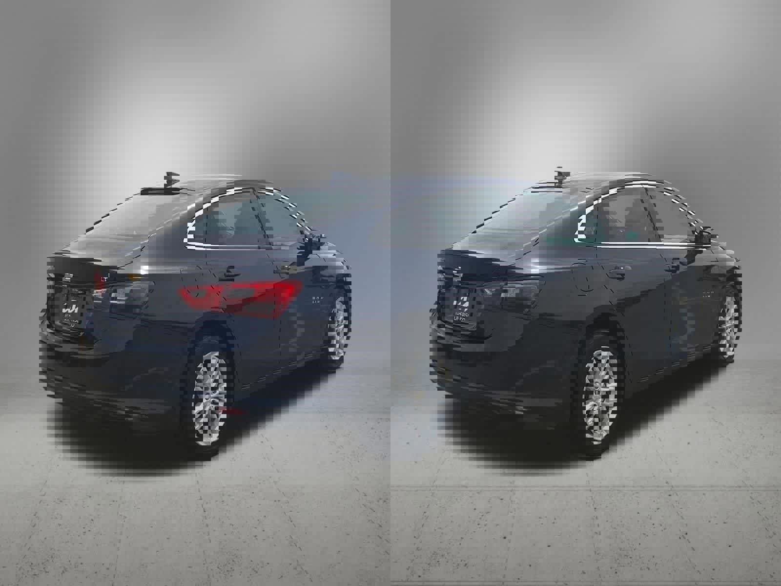 Used 2018 Chevrolet Malibu LT w/ Driver Confidence Package image 6