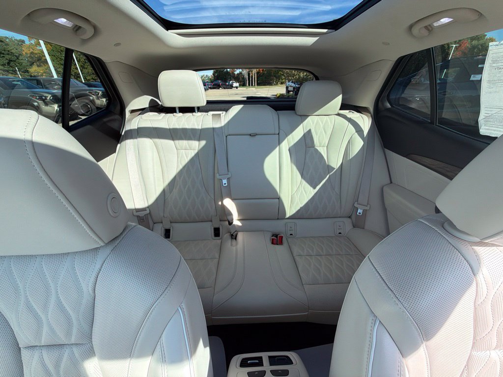 Used 2023 Buick Envision Avenir FWD image 25