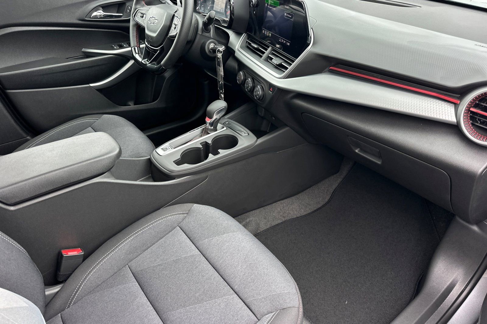 New 2026 Chevrolet Trax RS w/ Sunroof Package image 16