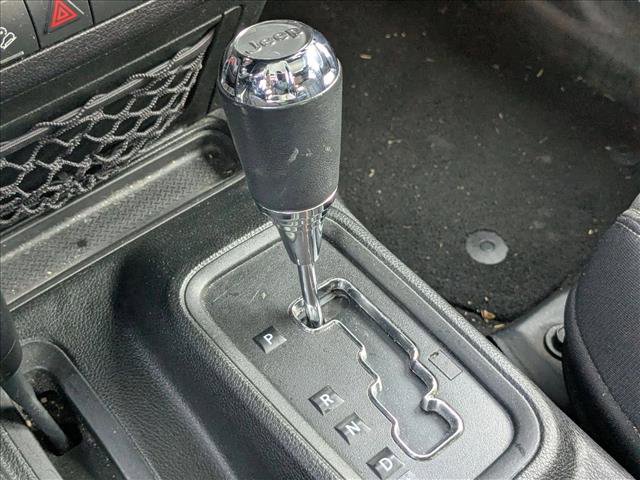 Used 2018 Jeep Wrangler Unlimited Sahara image 12