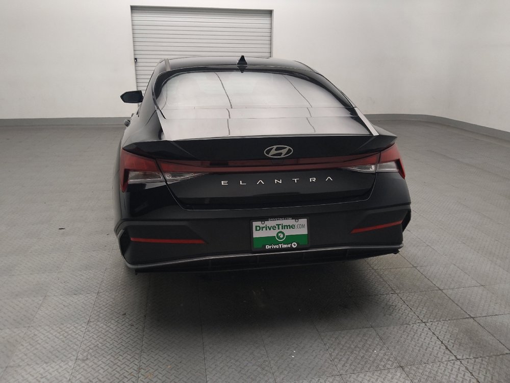 Used 2025 Hyundai Elantra SE w/ Cargo Package FWD image 6