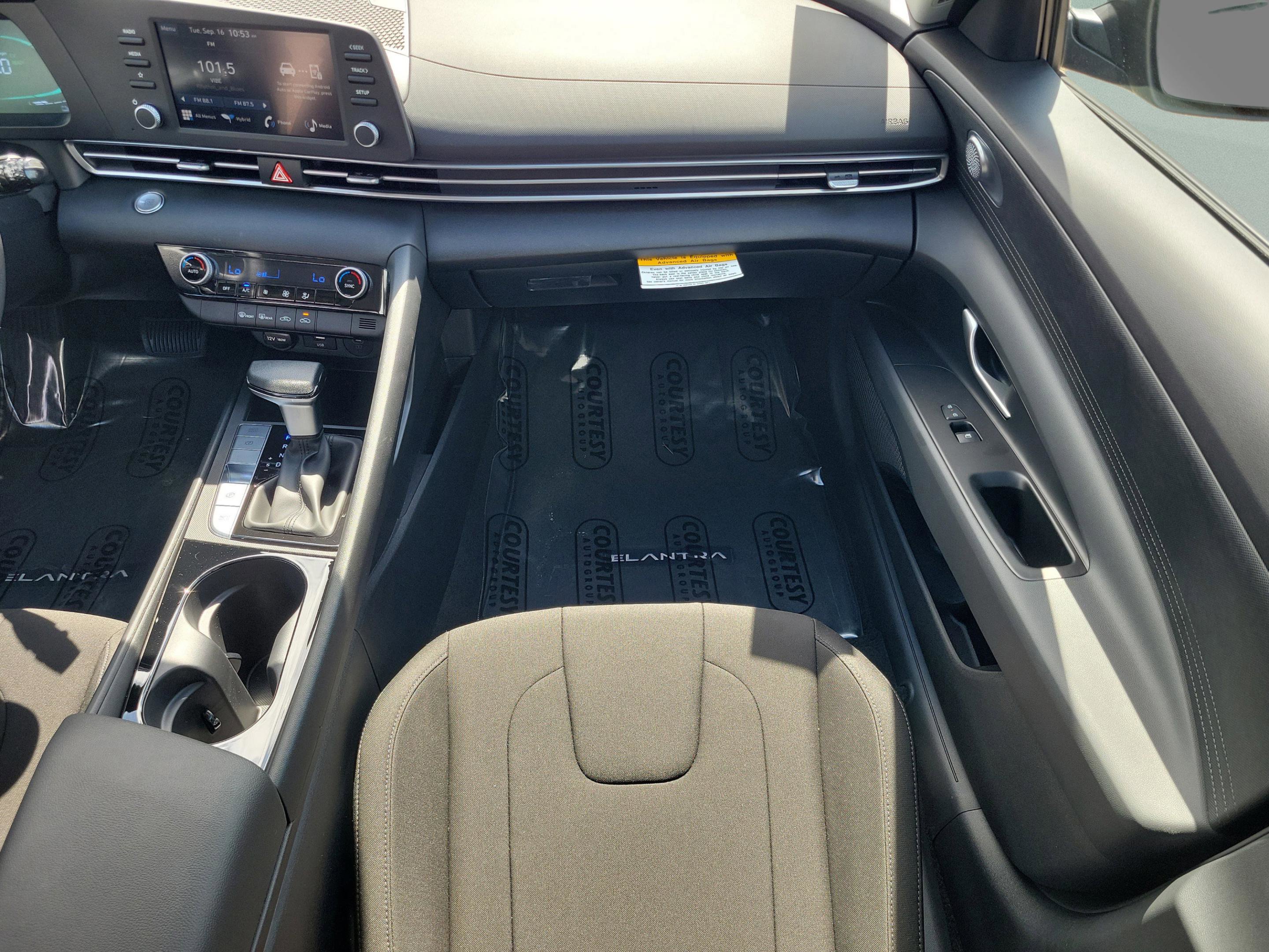 New 2025 Hyundai Elantra Blue image 21