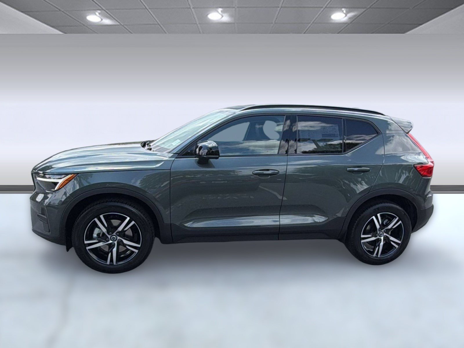 New 2026 Volvo XC40 B5 Core w/ Protection Package Premier AWD/4WD image 2
