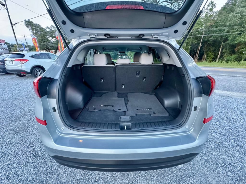 Used 2020 Hyundai Tucson Value FWD image 12